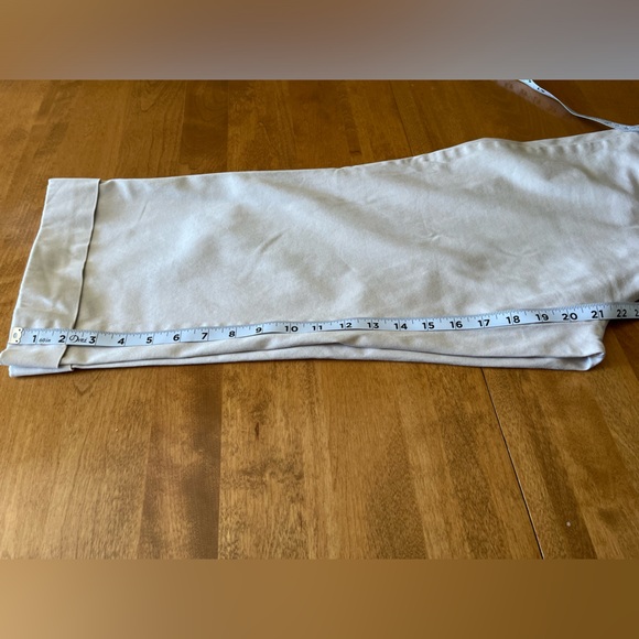 Willi Smith Khaki Capri Pants. Size 10. - Picture 9 of 10
